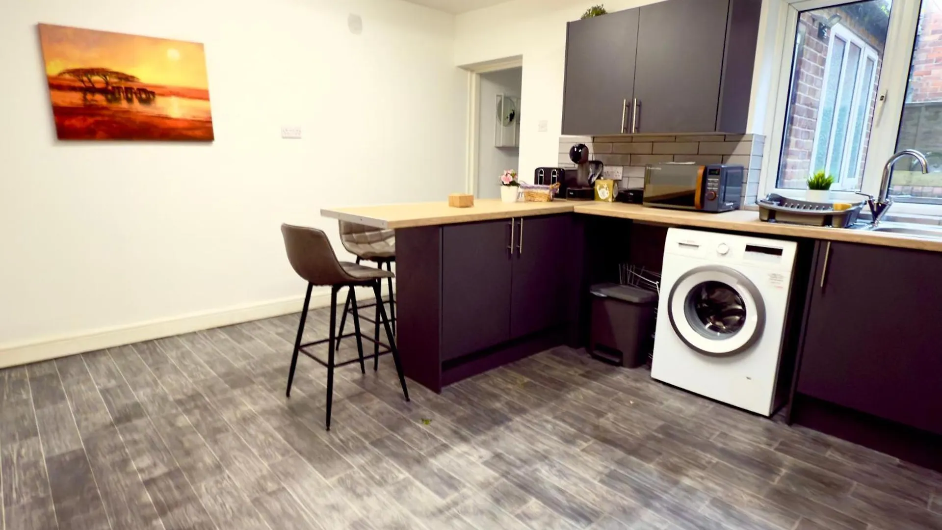 Brand New Lovely Flats By The Forest Tram Stop In ノッティンガム 0*,  イギリス